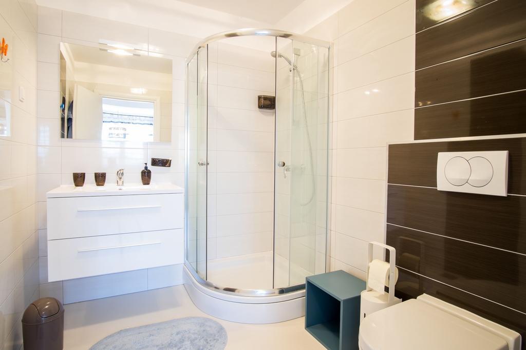 Luxury Spa Apartment Luna Njivice Room photo
