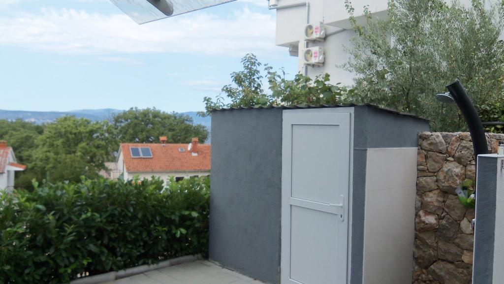 Luxury Spa Apartment Luna Njivice Exterior photo